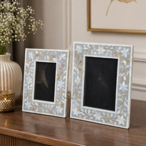 1 photo frame